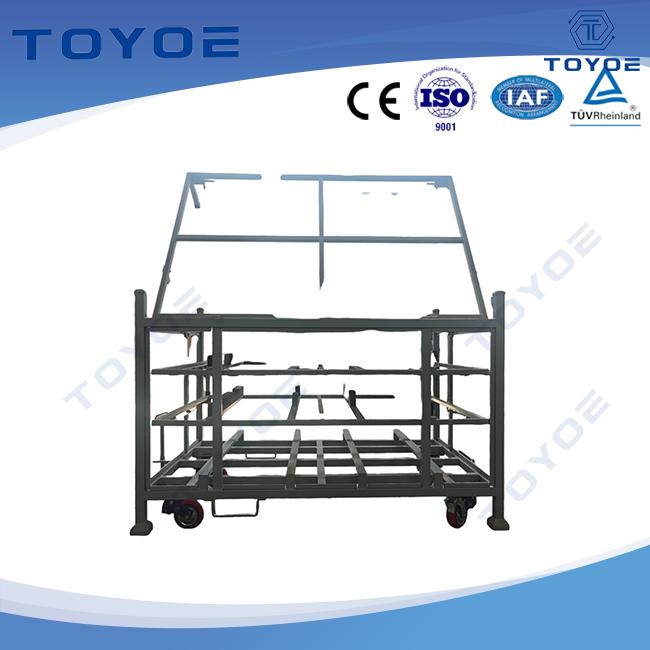 Racks de autopartes con cualquier forro almacena una variedad de piezas.