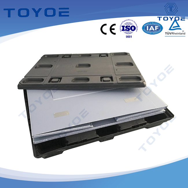 Cajas de paletas de plástico de panal duraderos almacenan de forma segura piezas automotrices.