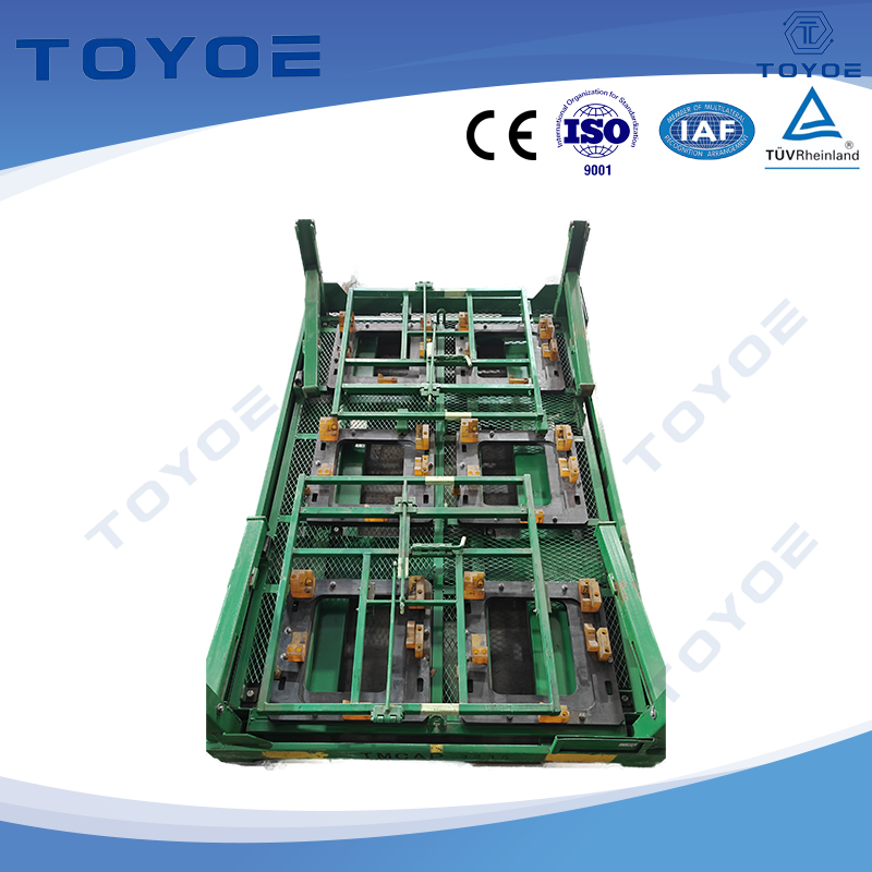 Racks de metal apilables, revestimientos versátiles para protección de piezas automotrices.